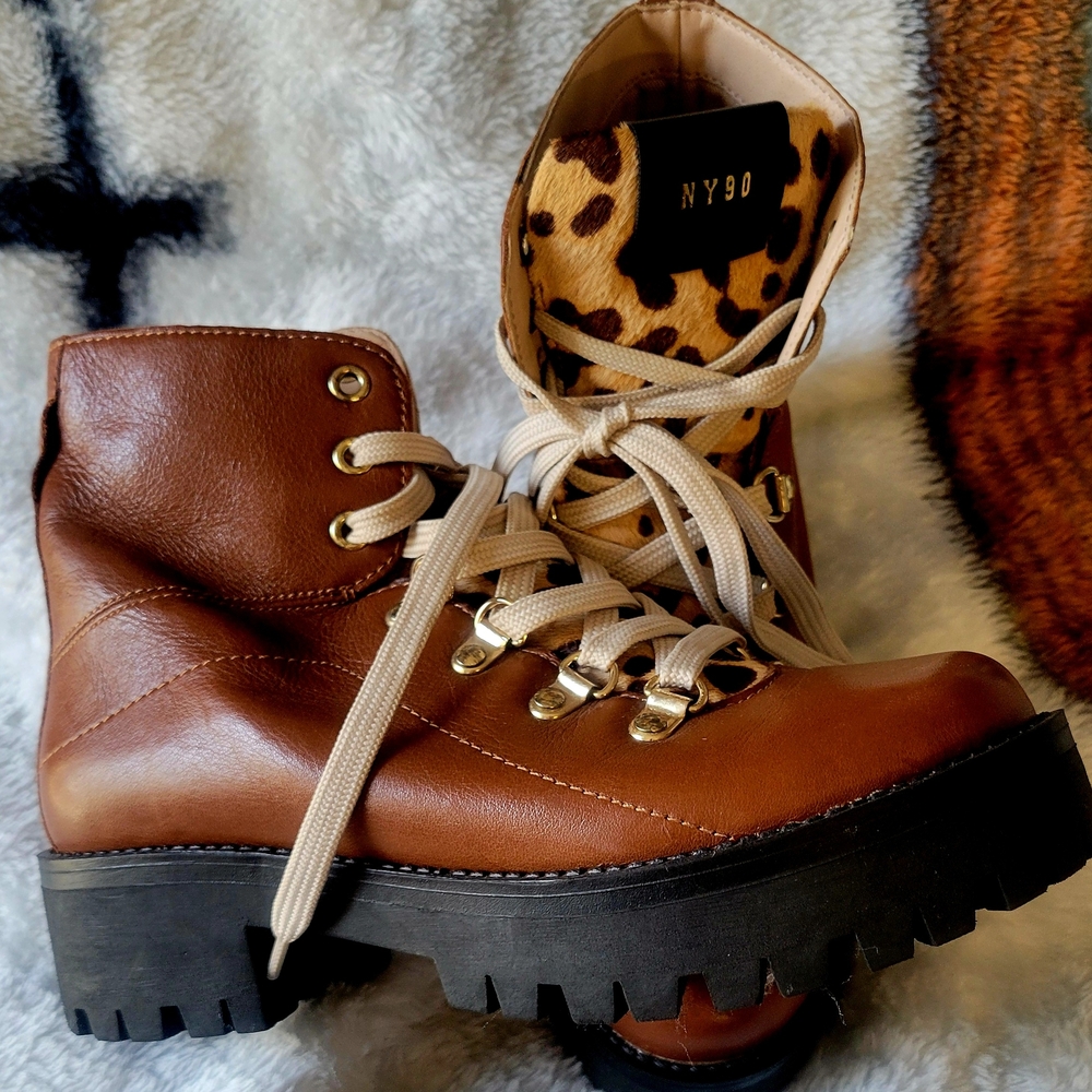 Steve Madden Brown and Tan Lace Up Boots Rugged Style - Picture 4 of 8